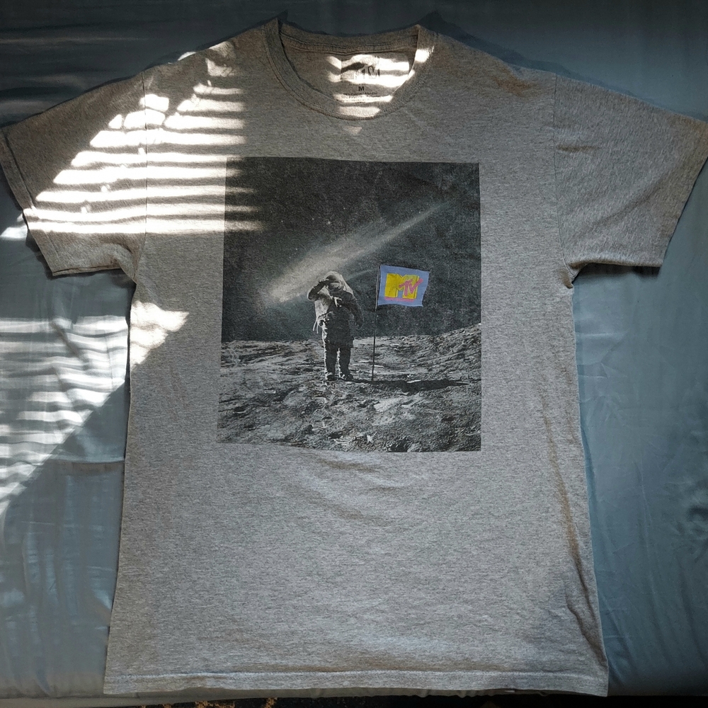 MTV Heather Gray Logo Tee